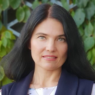 https://crm.call-centers.com.ua/wp-content/uploads/2018/09/grebeschuk-320x320.jpg